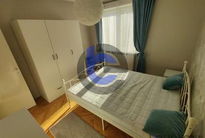 Apartament cu 3 camere semidecomandat, mobilat în Central - 3
