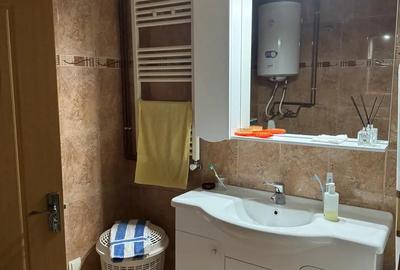 Casă cu 5 camere în Central - 2