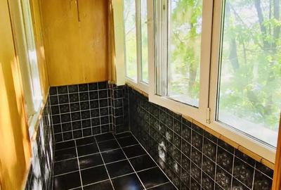 Apartament cu 4 camere decomandat în Aradului - 2