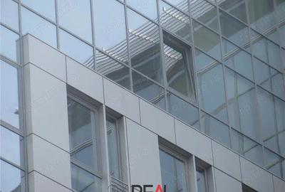 Spațiu comercial, în Timpuri Noi - 3