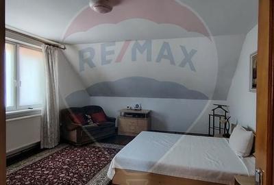 Casă cu 8 camere cu Teren 800 Mp în Central - 21