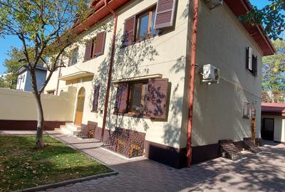 Casă individuală cu 5 camere în P-ța Alba Iulia