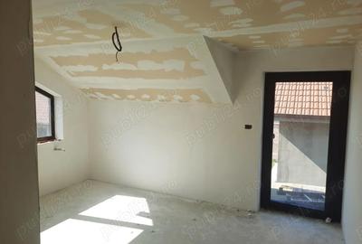 Casă cu Teren 300 Mp în Sânmartin - 2