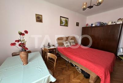 Apartament 2 camere 47 mpu decomandat 2 boxe la subsol garaj etaj 2 - 4