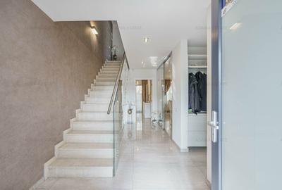 Casă individuală cu 5 camere cu Canalizare în Apărătorii Patriei - 13