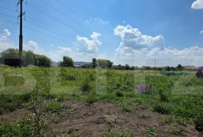 Teren de 1600 mp, în Unirea - 1