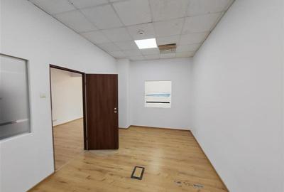 Birou, de 58 mp, în Politehnica - 3