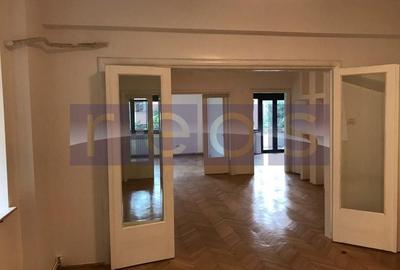 Apartament cu 5 camere semidecomandat, mobilat în Amzei - 2