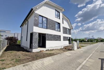 Duplex cu 6 camere în Odăile