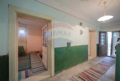 Casa de vanzare cu 3 camere ?i teren 1700 mp, in Capalna - 8