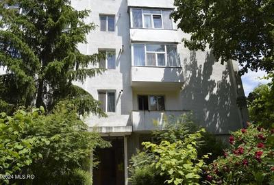 Apartament cu 3 camere semidecomandat în Ștefănești