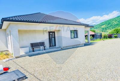 Casa / Vila cu 5 camere de vanzare - 2