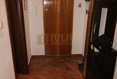 3 camere, 2 bai, centrala proprie, la 7 minute de Spitalul Judetean - 8