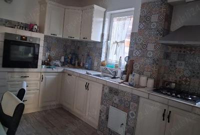 Casă cu Teren 380 Mp în Central - 9