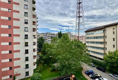 Apartament cu 4 camere semidecomandat, mobilat în Ștefan cel Mare - 15
