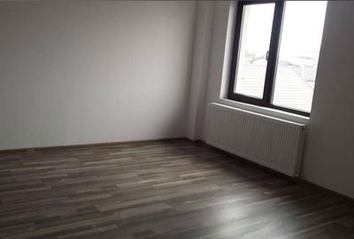 Apartament cu 3 camere semidecomandat în Sud - 3