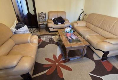 Apartament cu 3 camere decomandat în Podu Roș - 2