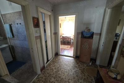 Casă cu 6 camere cu Teren 400 Mp în Babadag - 4