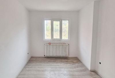 Aproape De Castelul Cantacuzino Aproape De Castelul Cantacuzino - 7