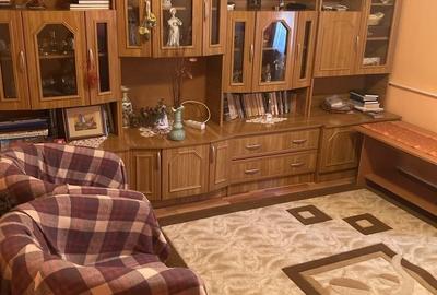 Apartament cu 3 camere decomandat în Crihala