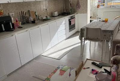 Apartament cu 3 camere decomandat în Florești - 9