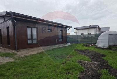 Casă cu 3 camere cu Teren 290 Mp în Tărtășești - 10