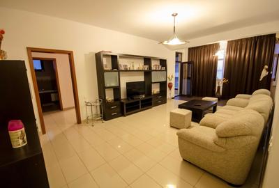 Apartament cu 3 camere decomandat, mobilat în Central