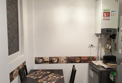 Apartament cu 3 camere semidecomandat, mobilat în Moșilor - 1