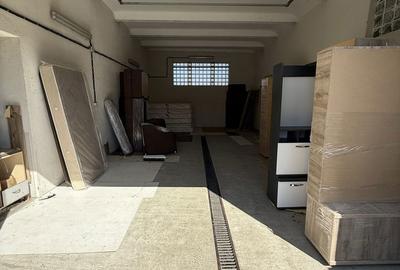 Spațiu comercial, de 70 mp, în Central - 7