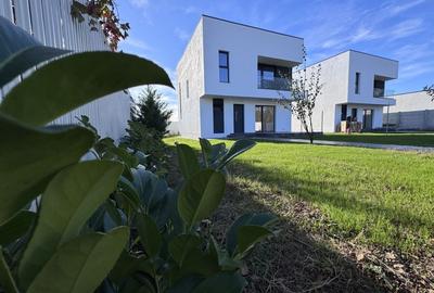 CASA DE LANGA PADURE, Clinceni str. Mierlei 73J - 19