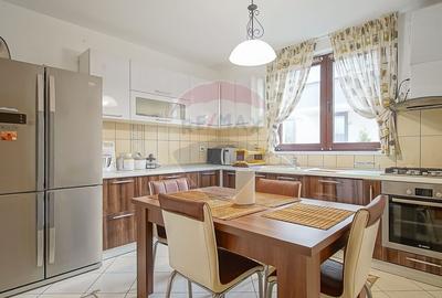 Casă cu 7 camere cu Teren 1167 Mp în Tractorul - 8