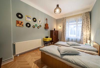 Casă cu 4 camere cu Teren 225 Mp în Drumul Carului - 2