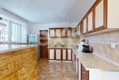 Casă cu 5 camere cu Teren 900 Mp în Central - 5