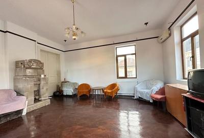 Apartament cu 2 camere decomandat, mobilat în P-ța Sfânta Vineri - 2