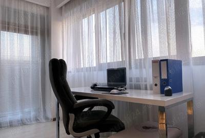 Apartament spatios de vanzare 3 camere Palazu Mare - 7