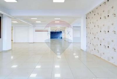 Spațiu comercial, de 1,000 mp, în Calea București - 11