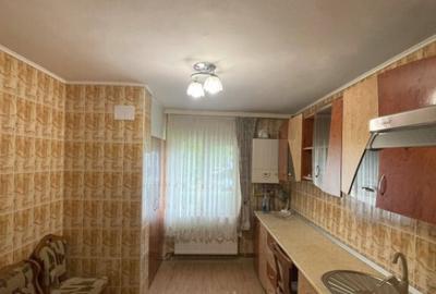 Apartament de vanzare, cu 3 camere decomandat, 68 mp, parter - 5