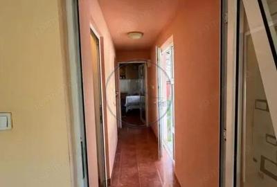 Casă cu 3 camere cu Teren 3200 Mp în Central - 3