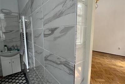 Casă cu 4 camere cu Canalizare în Central - 9