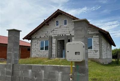 Casă individuală cu 4 camere în Nojorid