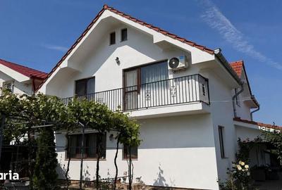 Casă cu 7 camere cu Teren 1080 Mp în Sânmartin - 2