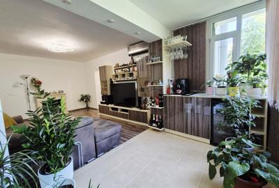 Apartament cu 3 camere semidecomandat în Tomis Mall