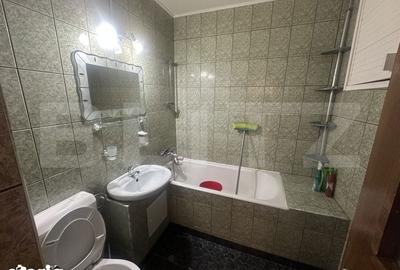 Apartament cu 3 camere semidecomandat în Micro 16 - 1