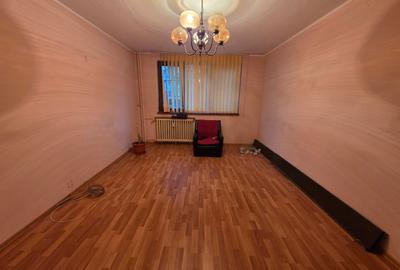 1 Decembrie 1918, 10 minute metrou, Auchan, chiar pe Onisifor Ghibu - 2