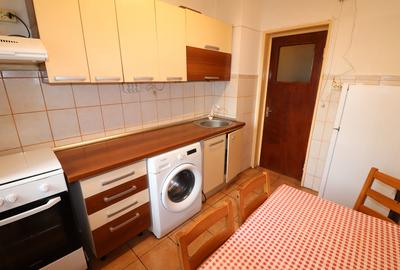Apartament cu 3 camere semidecomandat, mobilat în Balta Albă - 1
