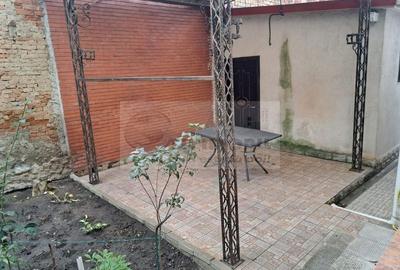Casa/Vila de Inchiriat COPOU - 3000 euro - 44
