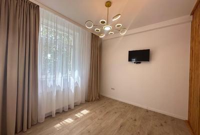 Garson. Podu Ros Tudor -spre Palas 35.000E sau Copou Jnigersitate-67.000E-Libera - 7