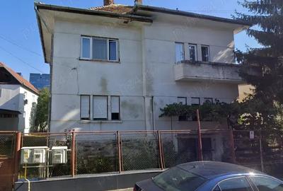 Persoana fizica vand apartament la casa Sibiu, zona Stadion-Sala de sport
