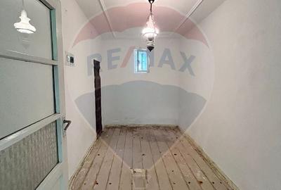 Casă cu 4 camere în Bănești - 5