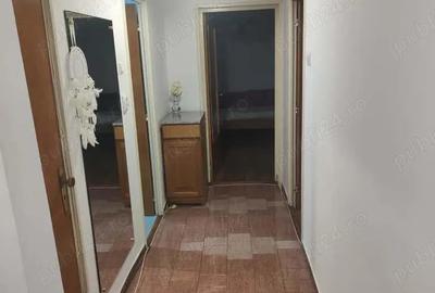 Inchiriez apartamment doua camere decomandate - 1